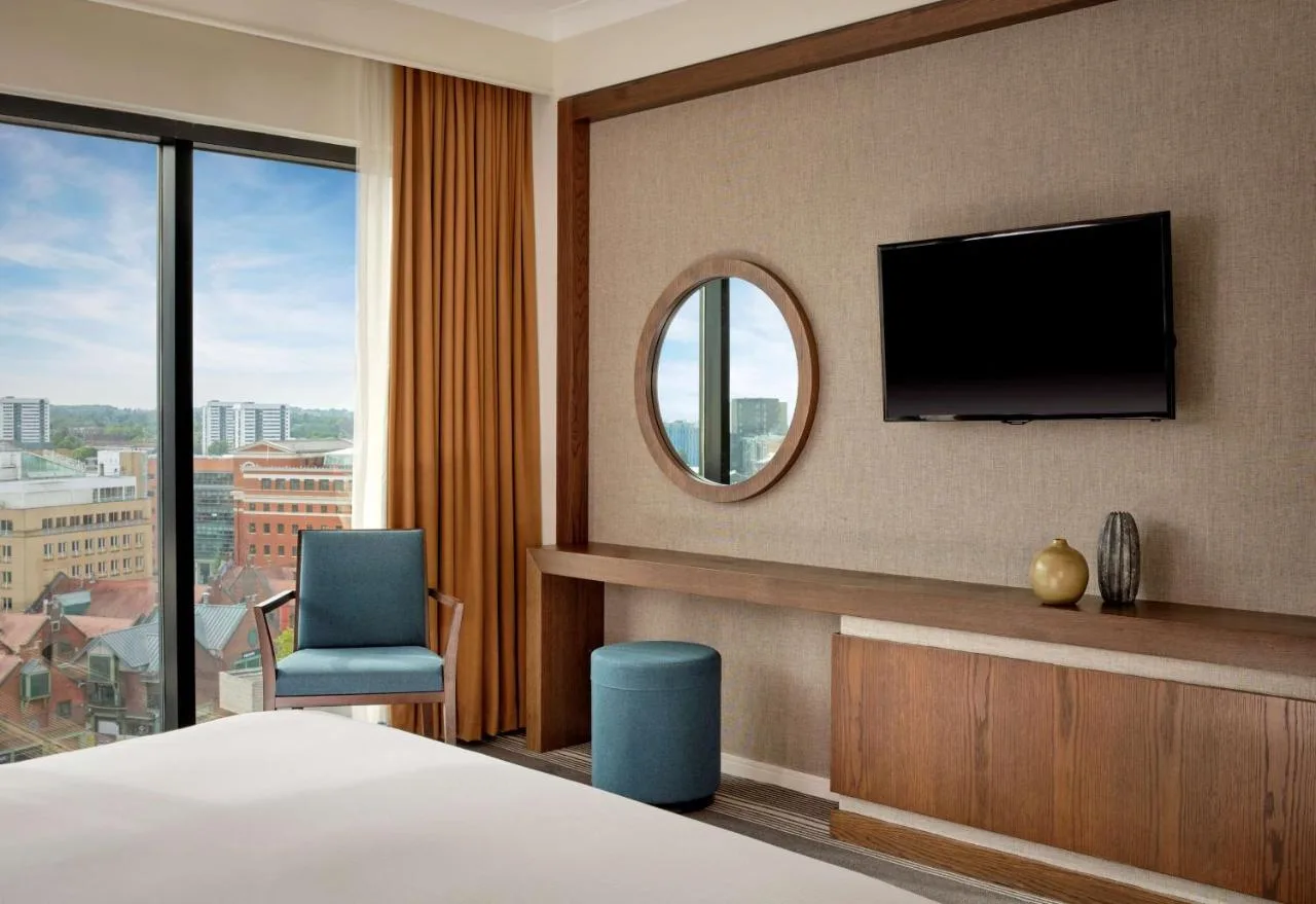 Twin Room with Canal View - High Floor
